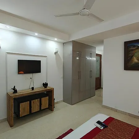 Fortune Home Service Apartment 1Bhk, E-30 Saket